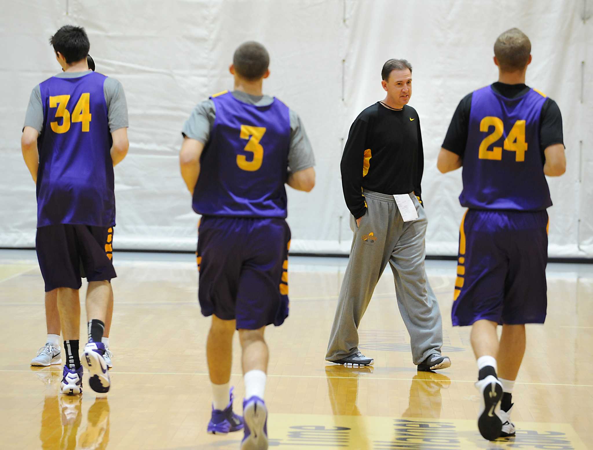 UAlbany basketball player Joe Cremo has new number with new team