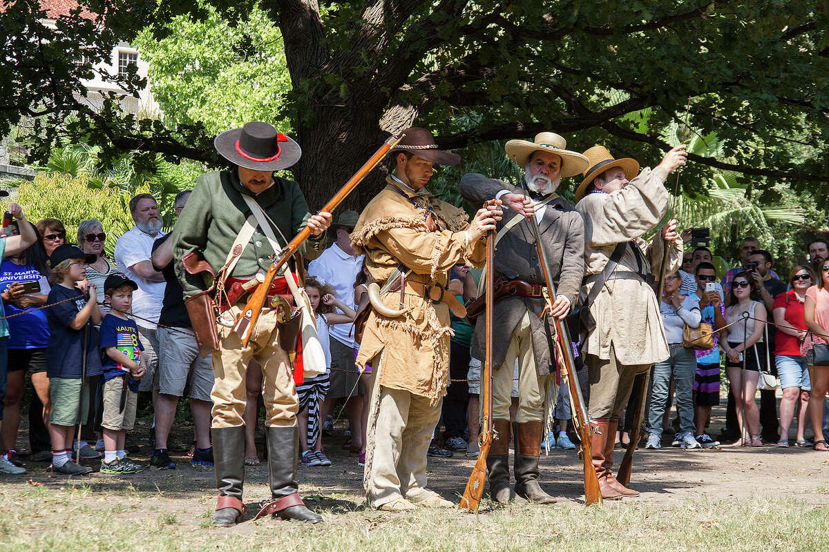 Alamo event commemorates Siege of Béxar