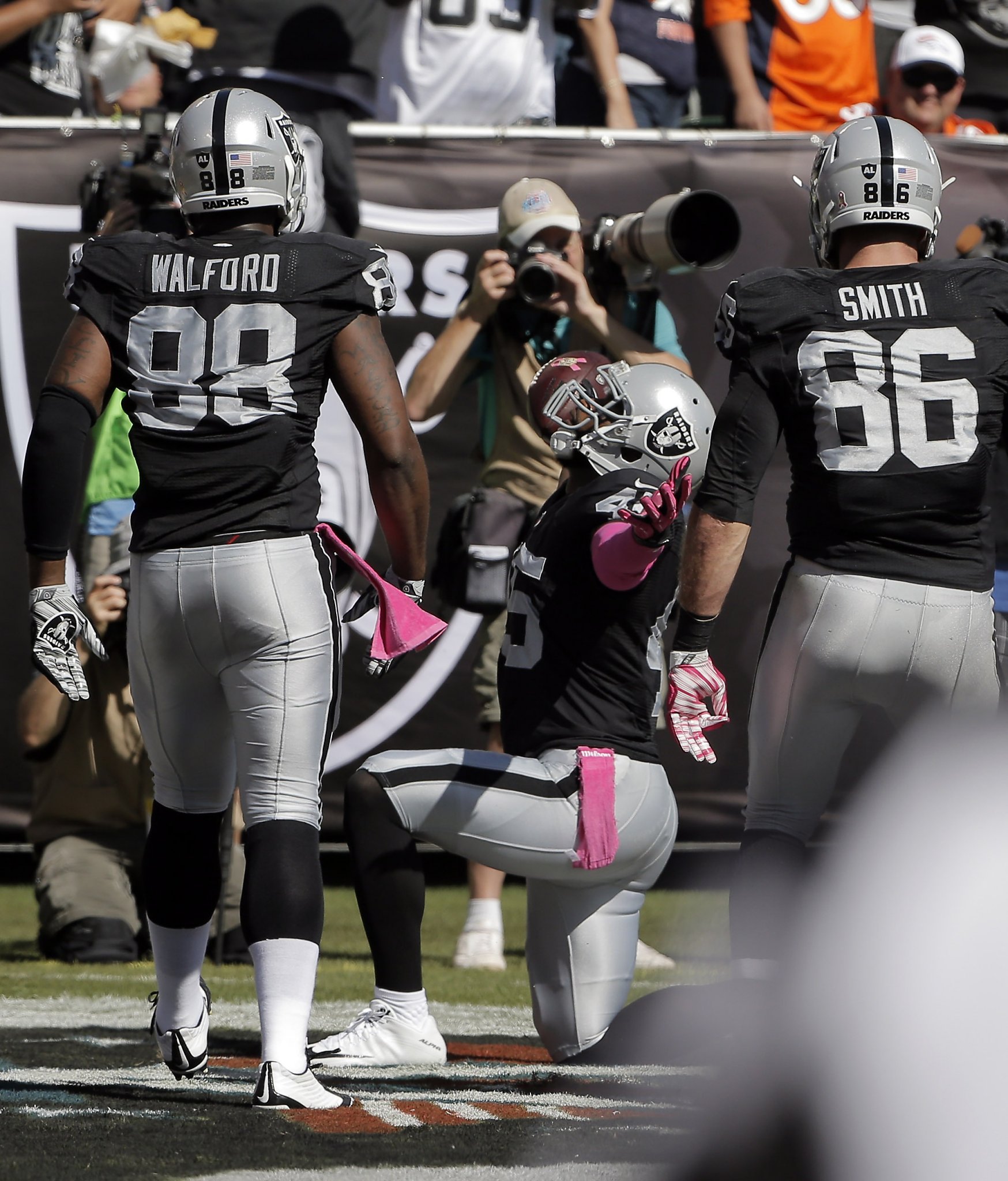 Derek Carr's Play Action TD to Marcel Reece, Broncos vs. Raiders