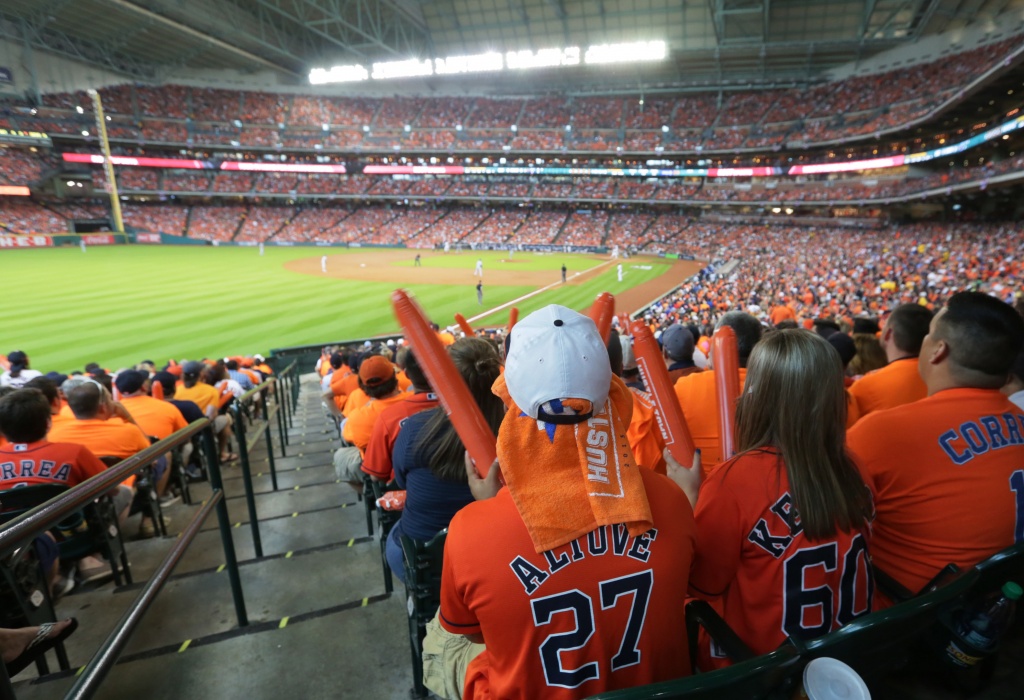 Woman snorting something at Astros-Royals game responds to