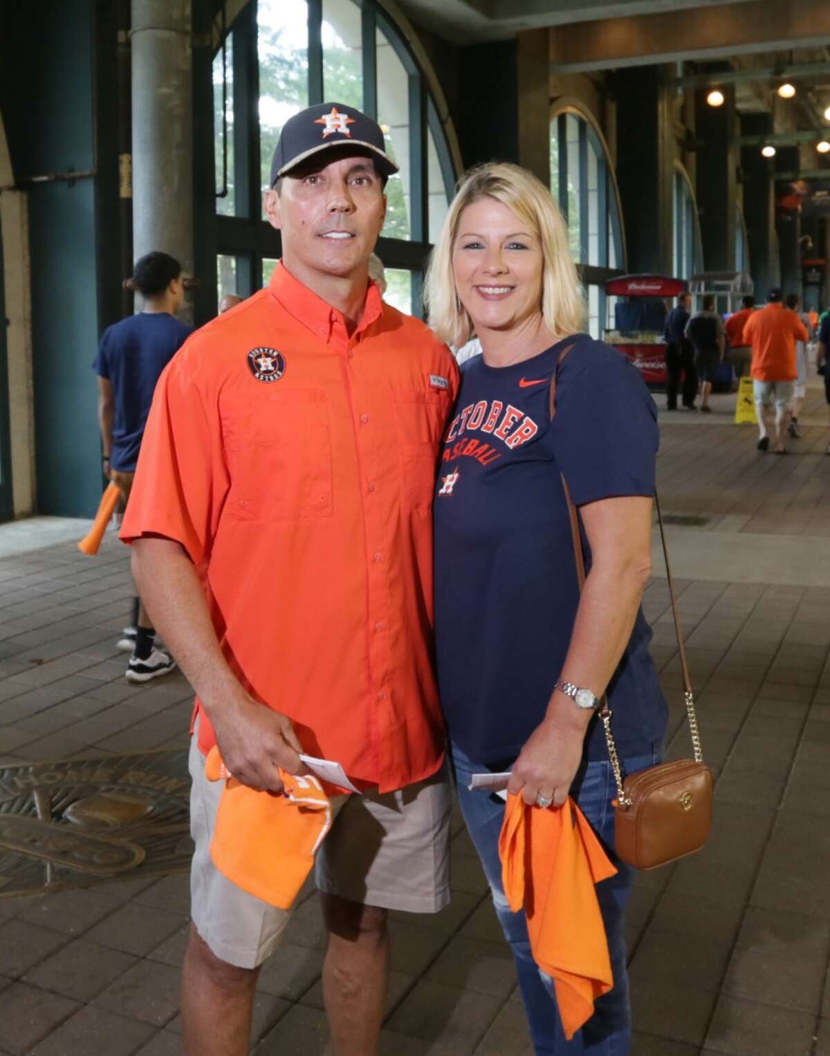 Astros fans turn out for Game 4 of ALDS