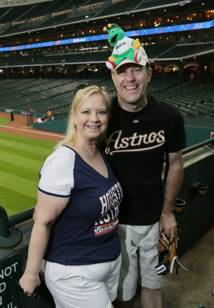 Woman snorting something at Astros-Royals game responds to internet accusers