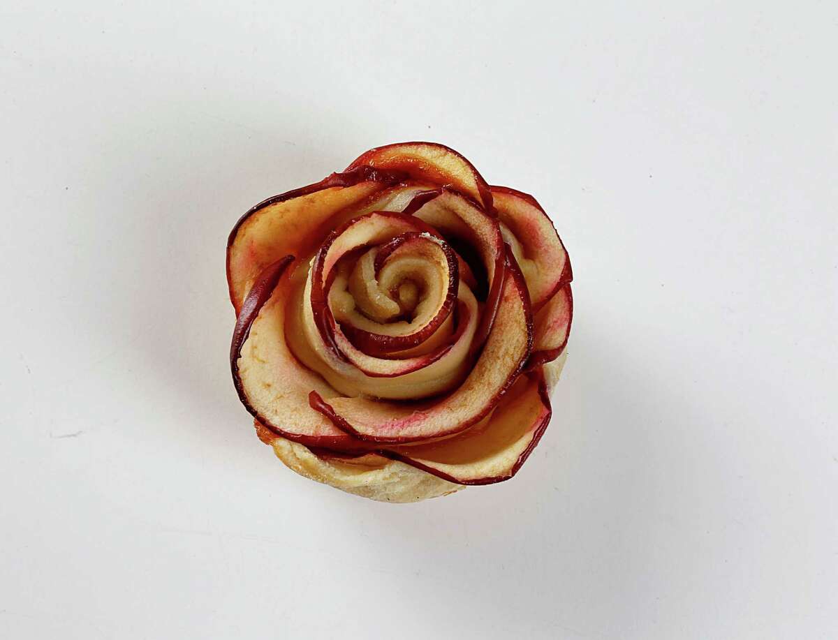 How to make apple roses