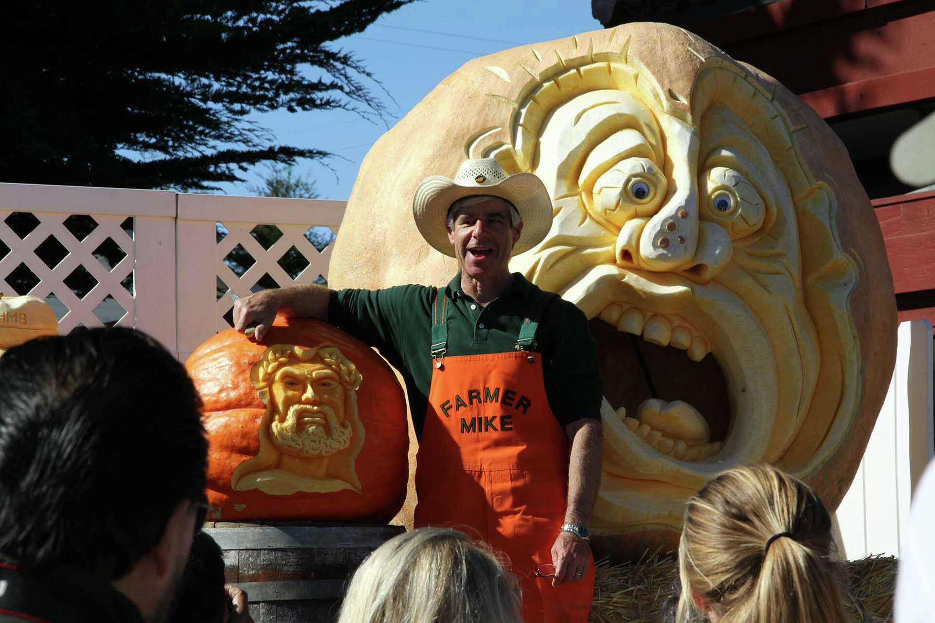 'Picasso of Pumpkin Carvers' to show off incredible gourds at HMB festival