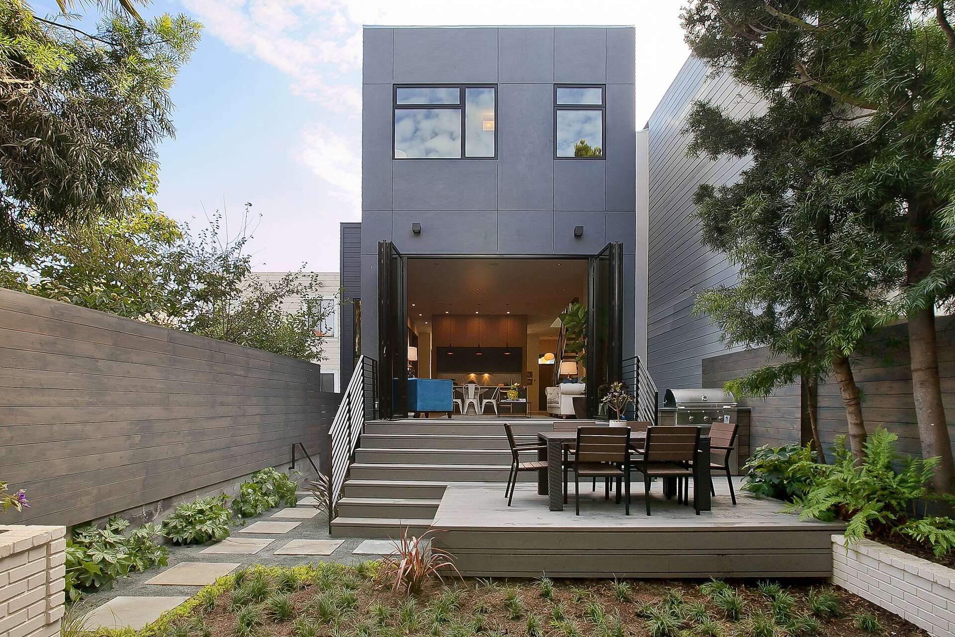 Noe Valley rebuild teeming with technology