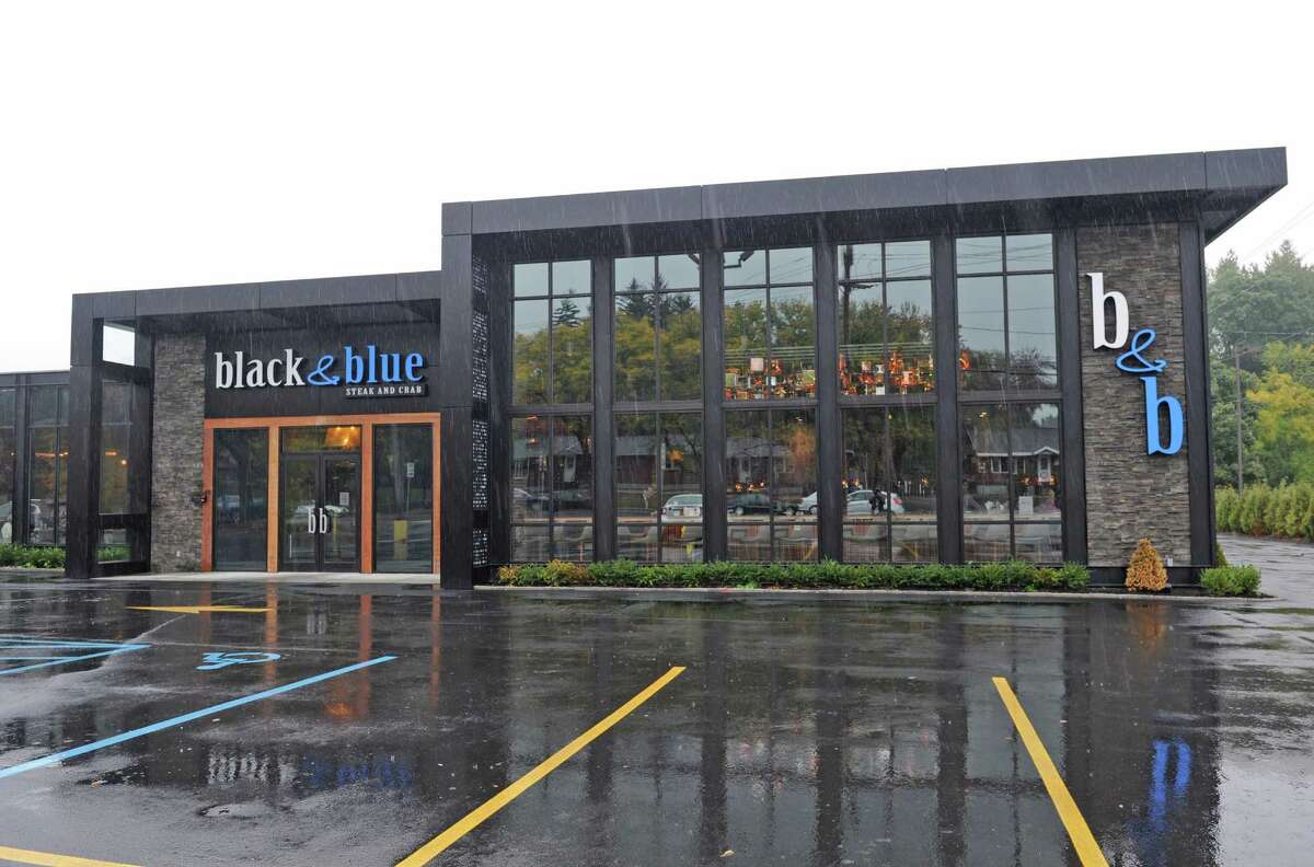 Restaurant review Black & Blue Steak and Crab aims high and mostly