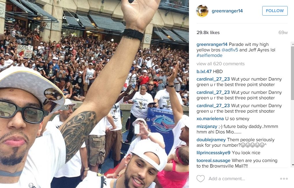 San Antonio Spurs Danny Green, Boban Marjanovic teach Selfies 101