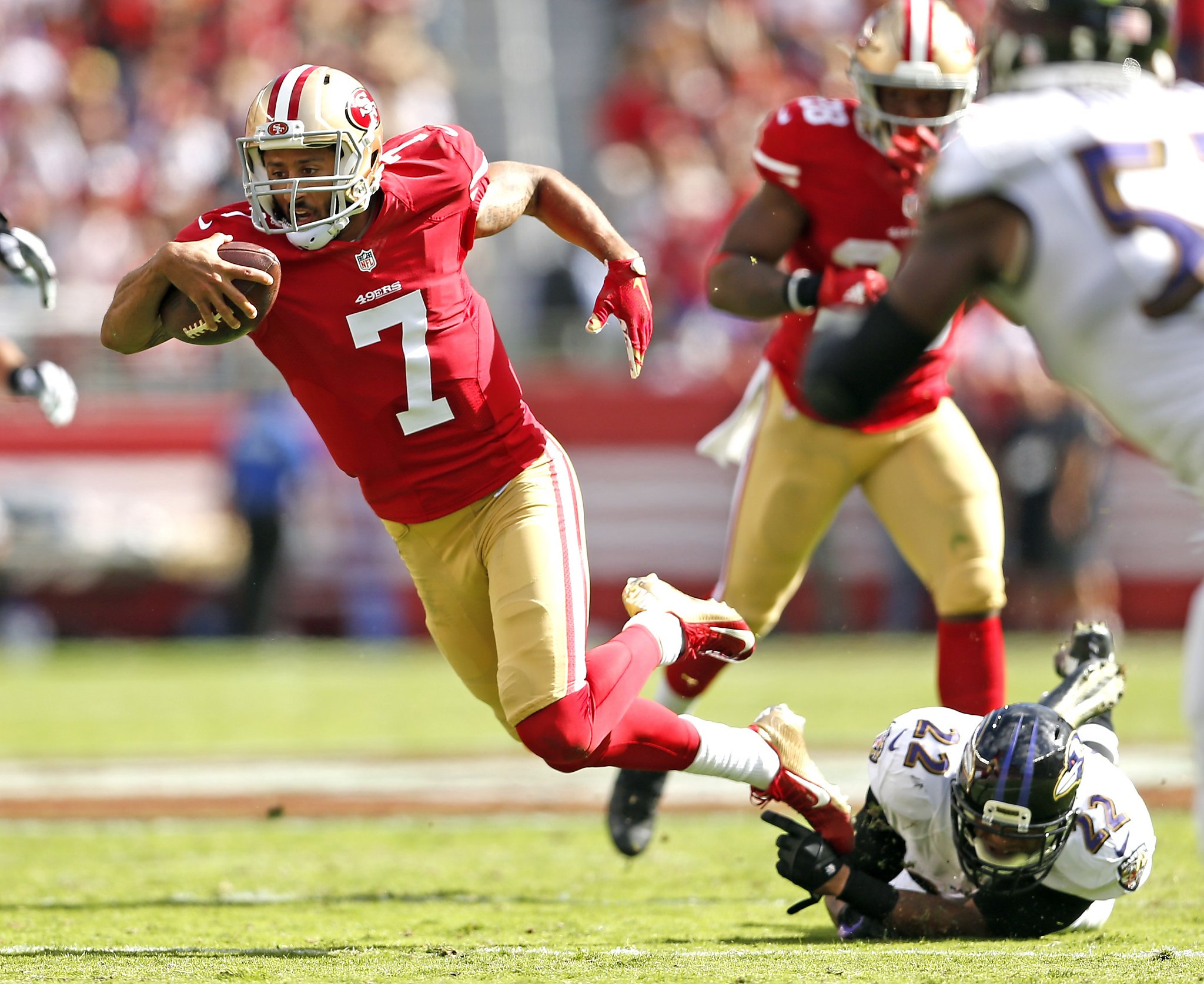 Vernon Davis traded, Colin Kaepernick benched: 49ers in disarray