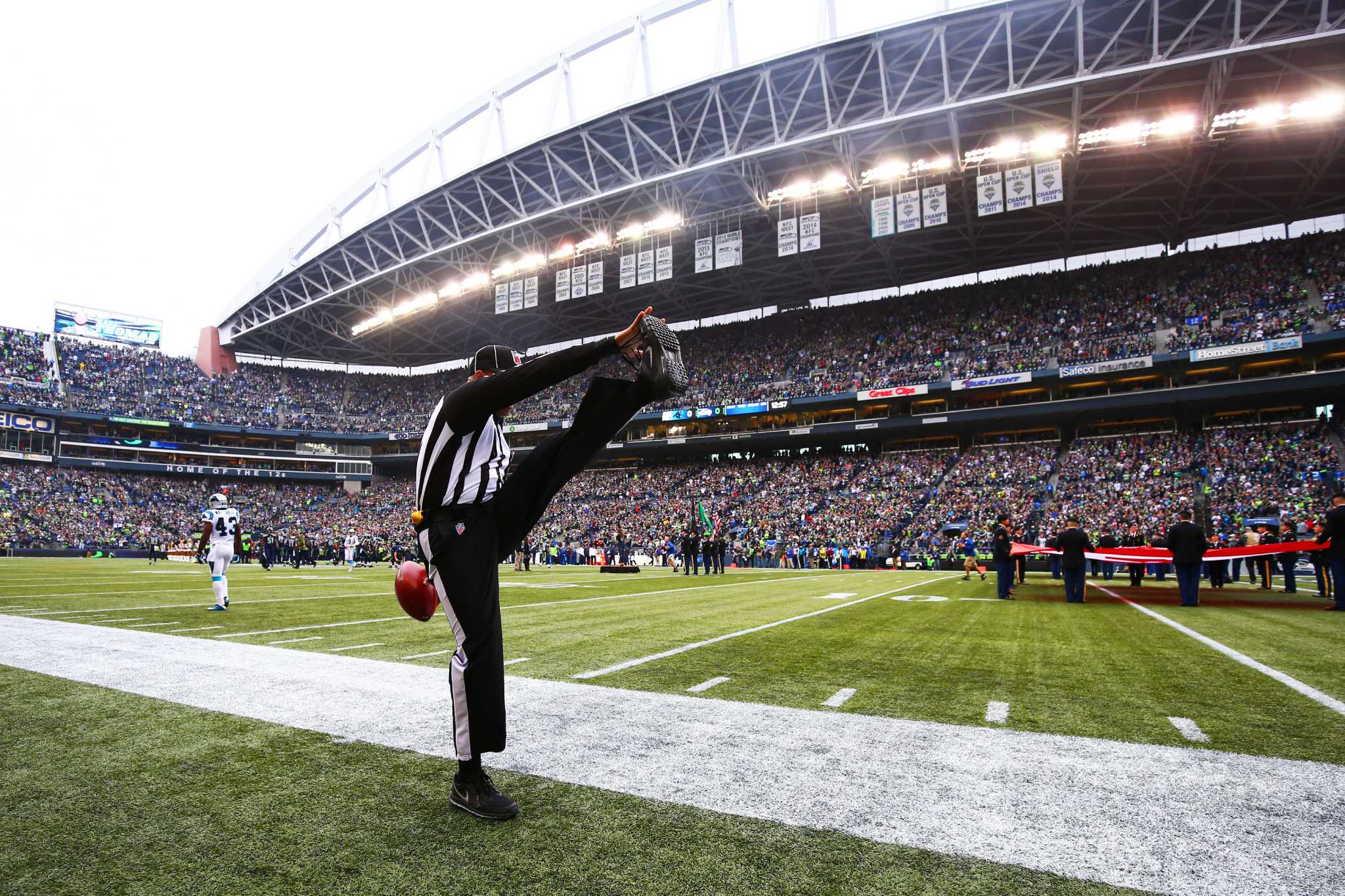 12s celebrate playoff-bound Seahawks after winning at Lumen Field Sunday