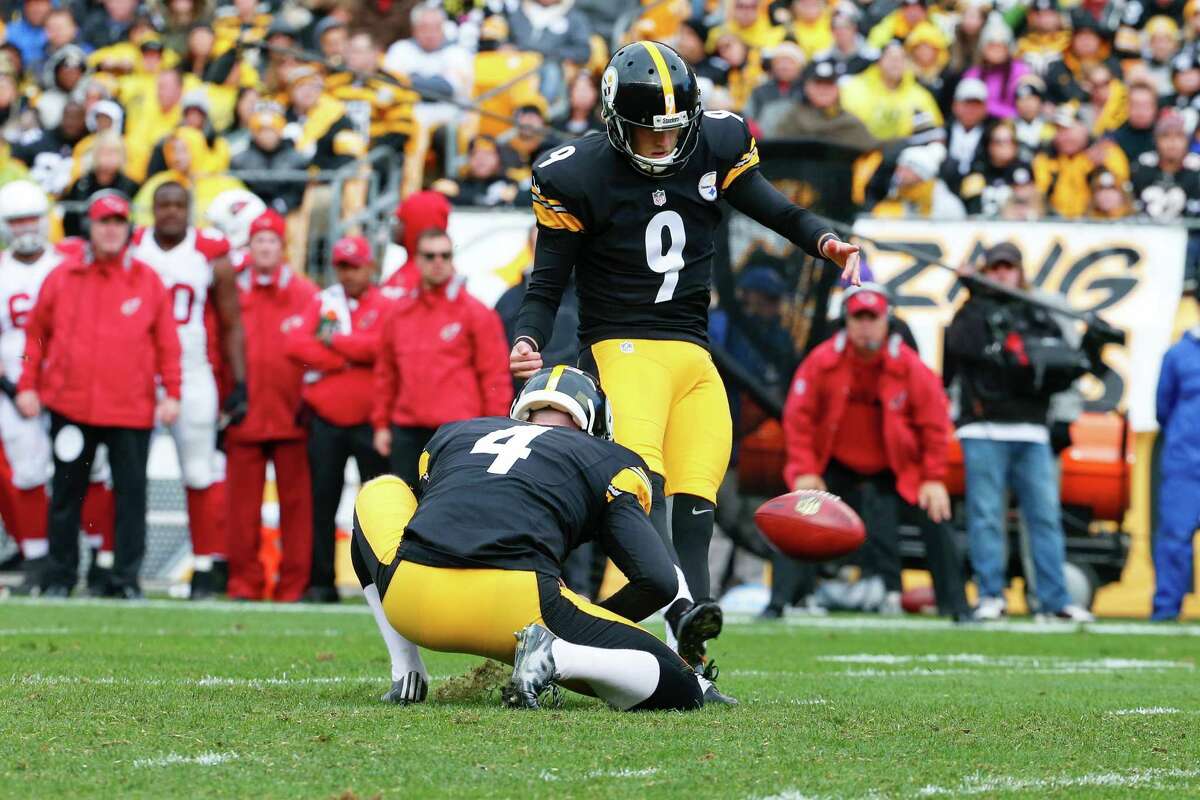 Pittsburgh Steelers kicker Chris Boswell (9) makes a field goal in the second half of an NFL football game against the Arizona Cardinals, Sunday, Oct. 18, 2015 in Pittsburgh. The Steelers won 25-13. (AP Photo/Gene J. Puskar)