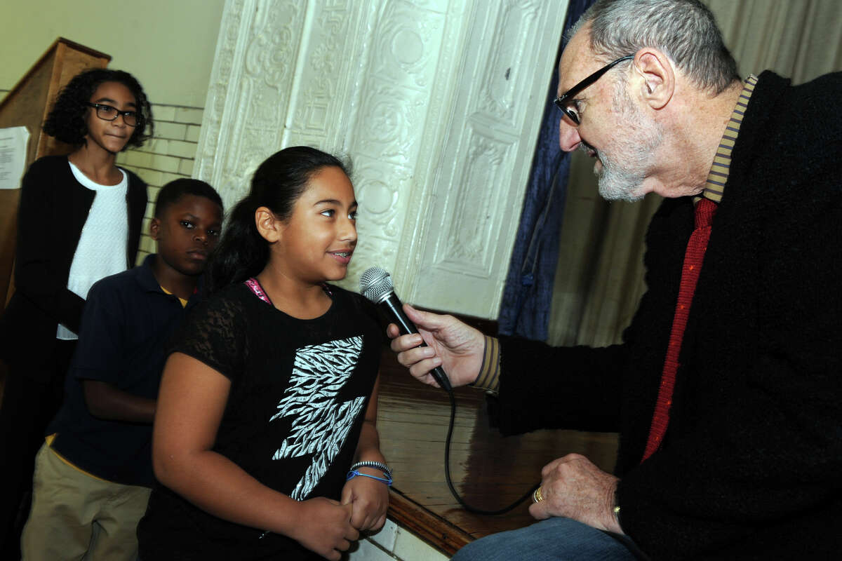 Cloe Hanscone, a 6th grader, asks architect Thom Mayne a question at Hall School, in Bridgeport, Conn. Oct. 19, 2015. Mayne will be the visiting artist this school year at Hall, part of the national Turnaround Arts program.