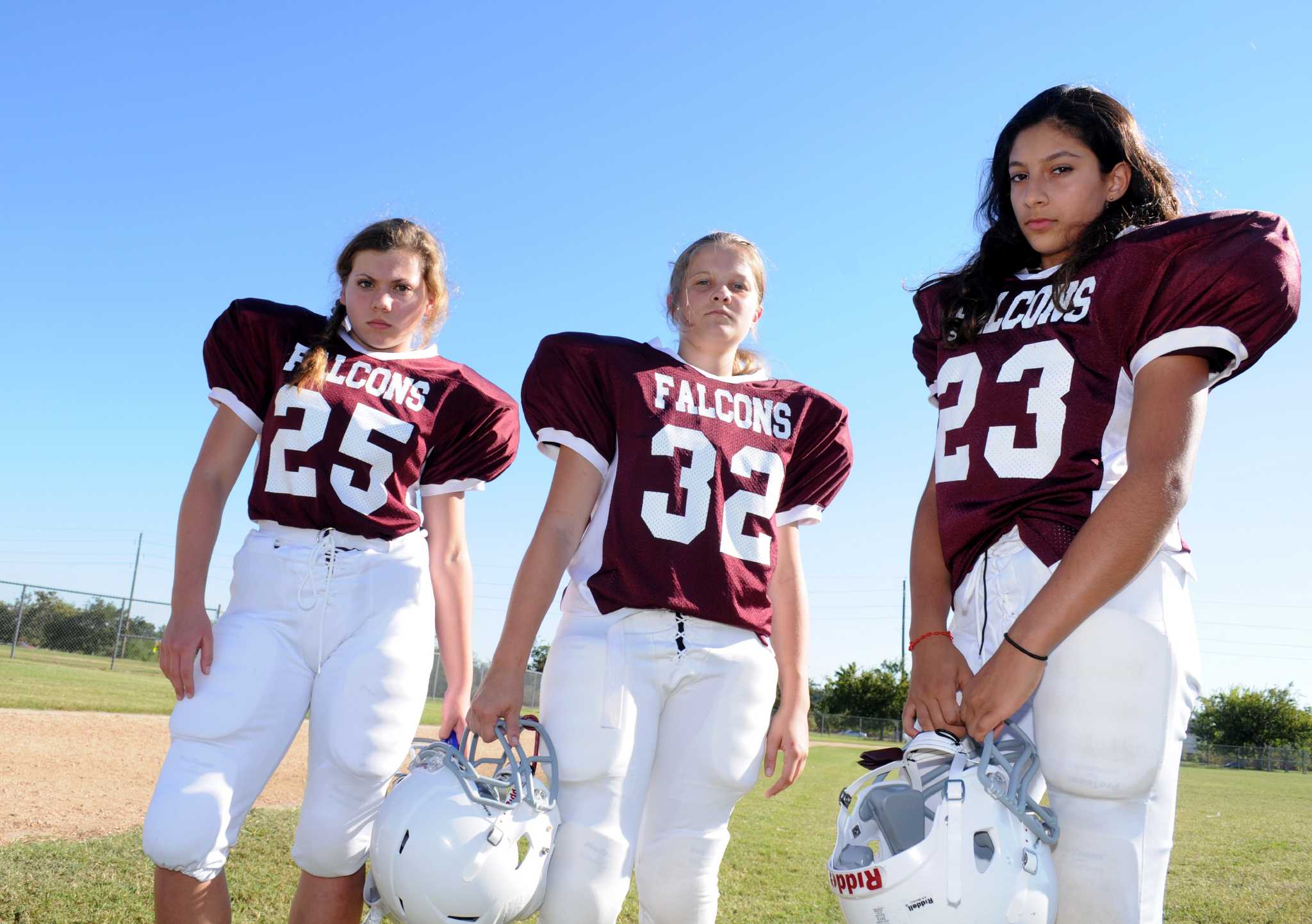 these-fbisd-middle-school-girls-like-to-tackle
