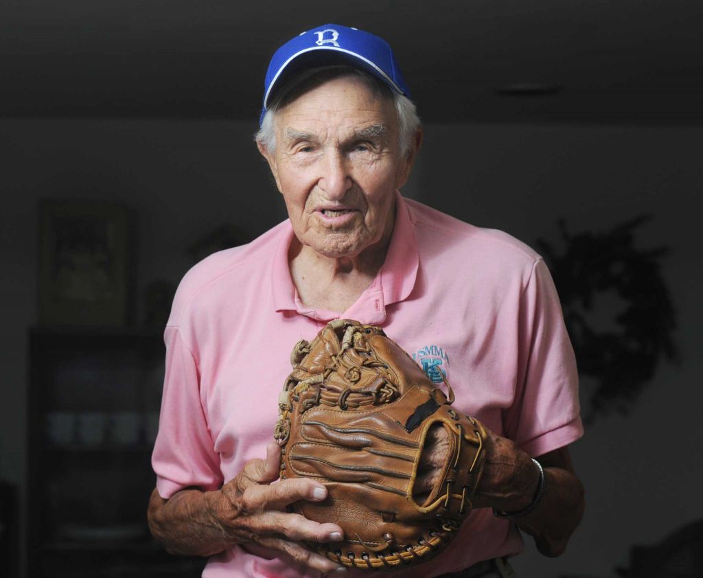 Oldest former major league baseball player, Long Beach's Chuck