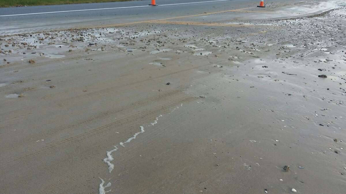 Swollen tides swamping coastal roads on Bolivar