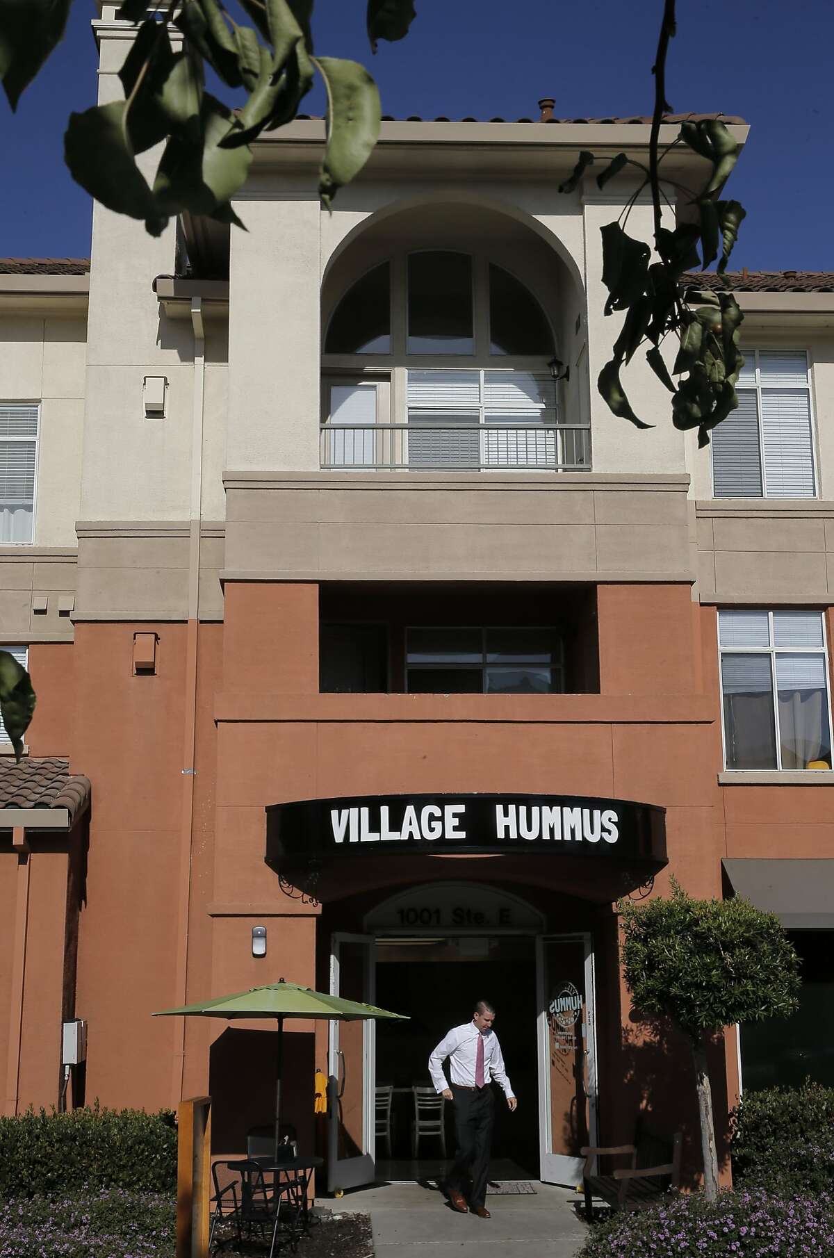 Israeli and Palestinian hummus makes its appearance