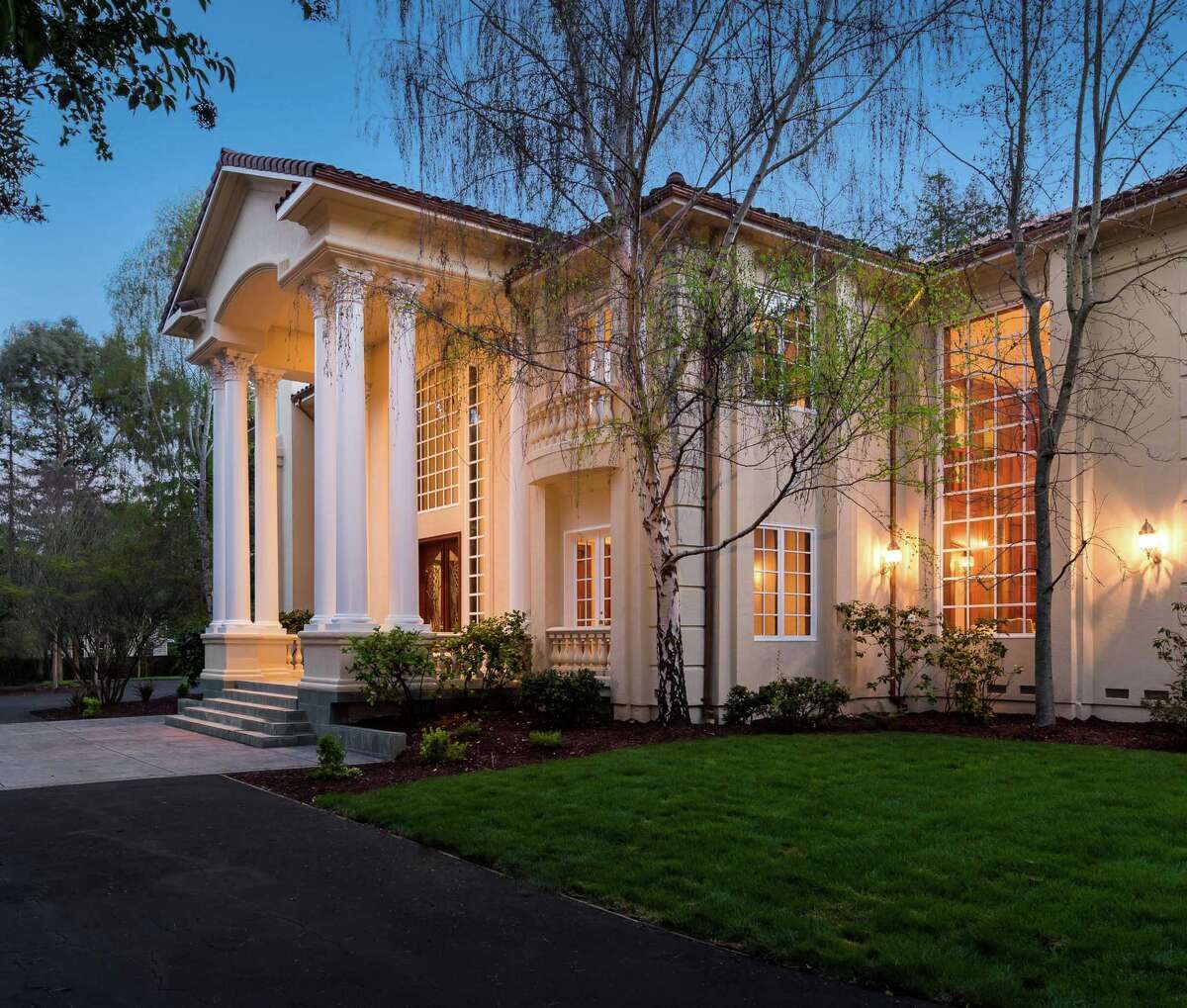 Inside real estate superagent Ken DeLeon's bling dynasty