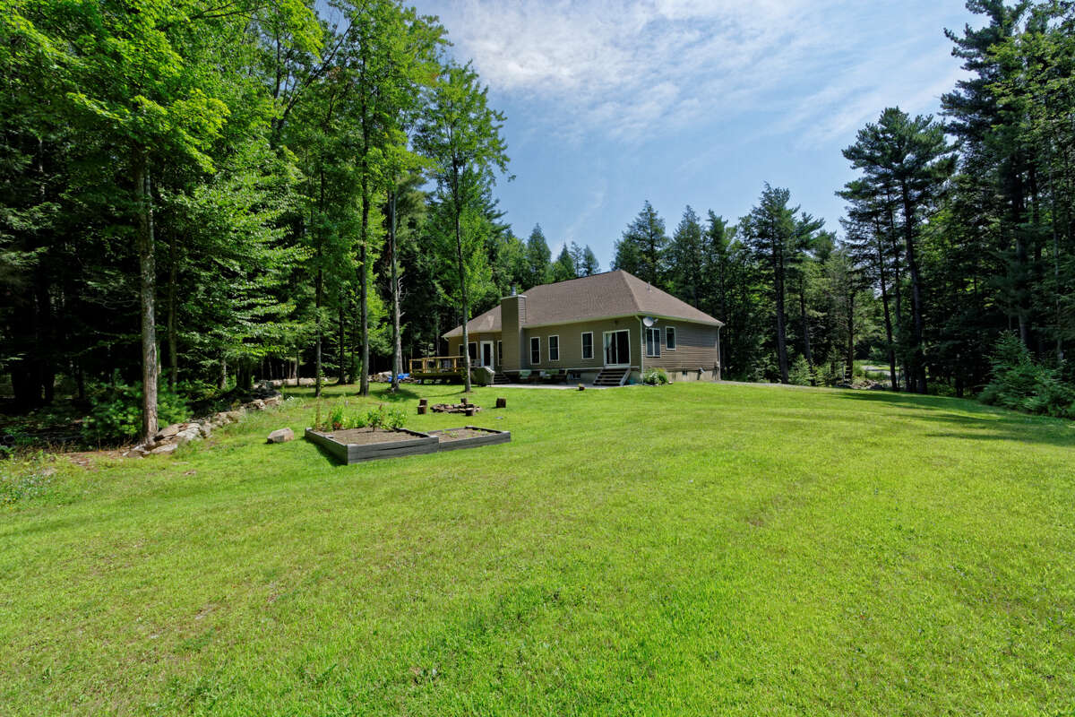 House of the Week Ranch in Grafton