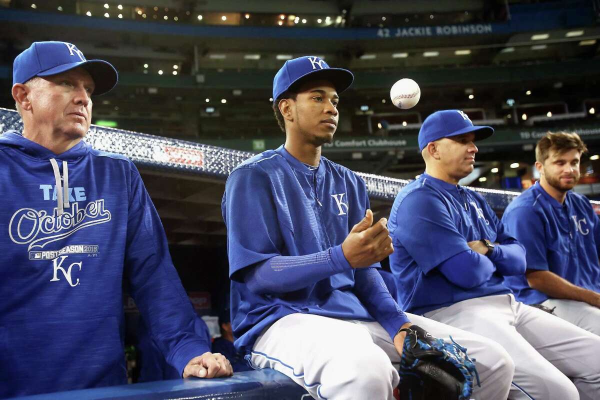 Back Home, Blue Jays Break Out To Beat Royals 11-8 In Game 3