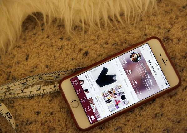 A Day In The Life Of Poshmark Er Sfchronicle The Homepage For Savannah Sarkisian Barrozo 29 On Poshmark Can Be Seen Her Phone As She Posts New Items At Home Oct 23 2017 In Emeryville