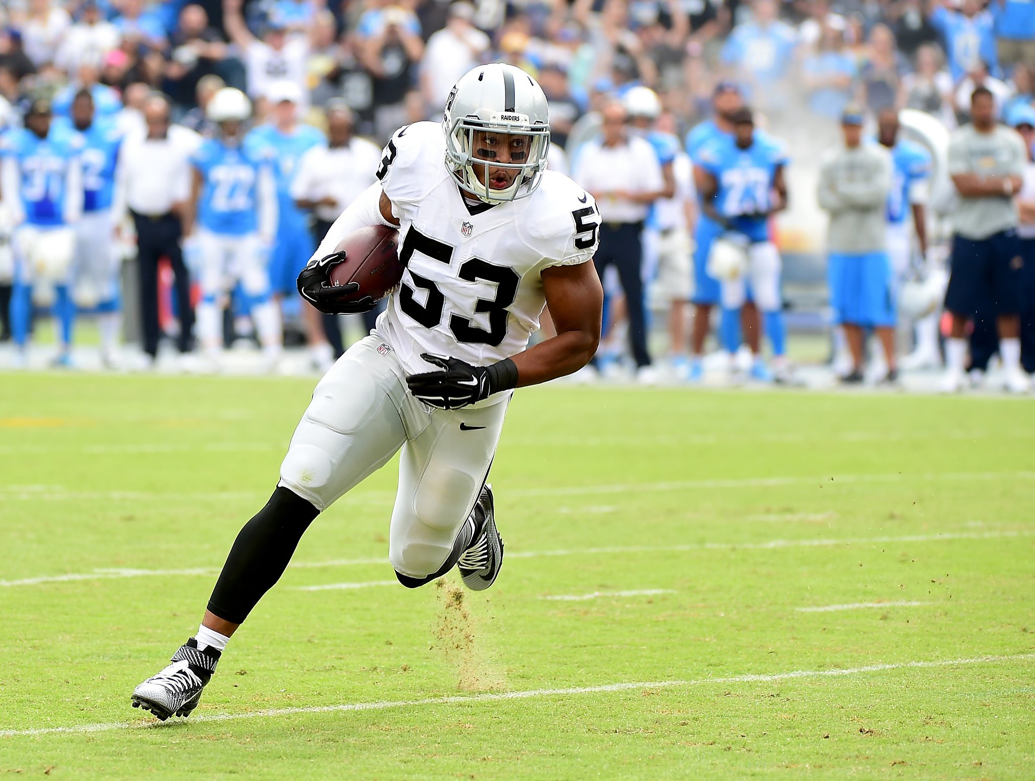 Malcolm Smith is everywhere in Raiders’ win over Chargers