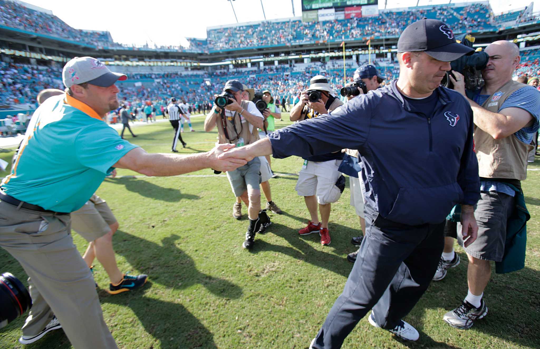 Texans no show early in 44-26 loss to Dolphins