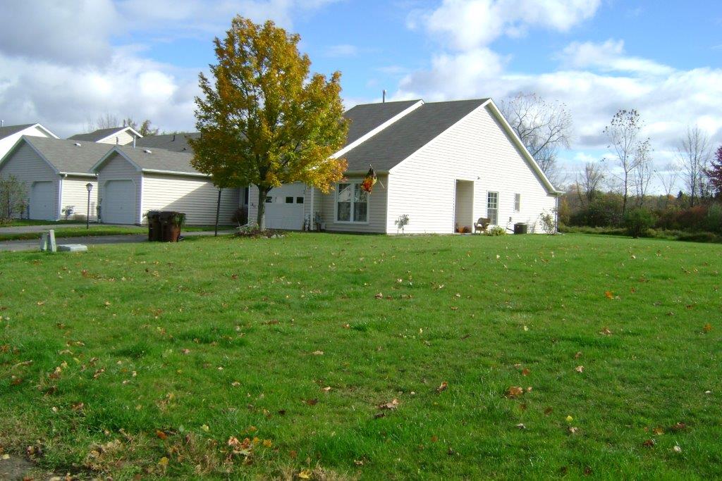 Featured rental Elm Estates in Selkirk