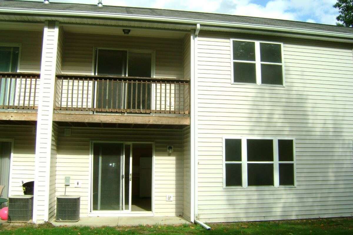 Featured rental Elm Estates in Selkirk