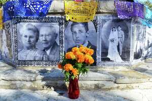 Día de los Muertos celebrated in various ways