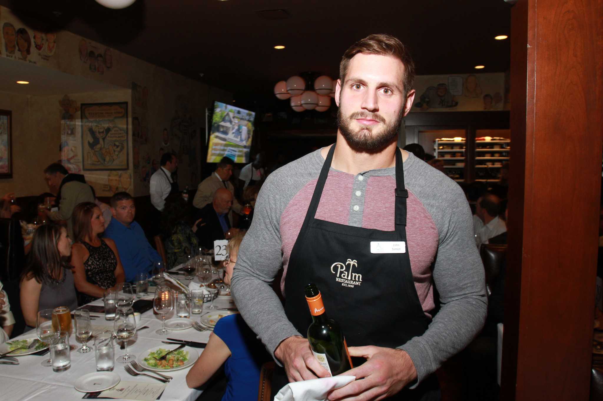 Texans' Brian Cushing has charity event at Enoteca Rossa