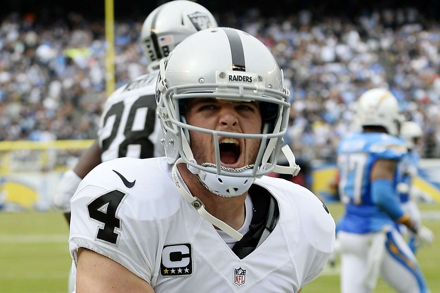 Derek Carr passes Rich Gannon, becomes franchise single-season passing  leader