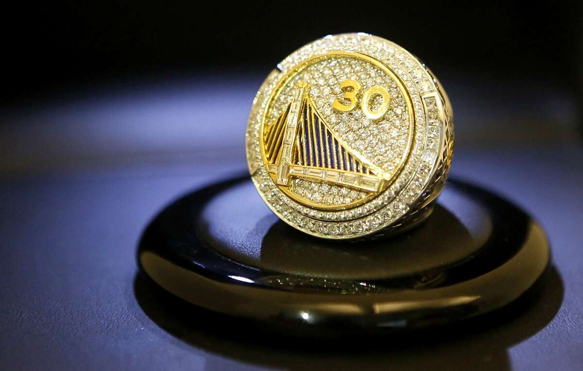 Stephen Curry’s new ring ‘I actually slept with it on last night’