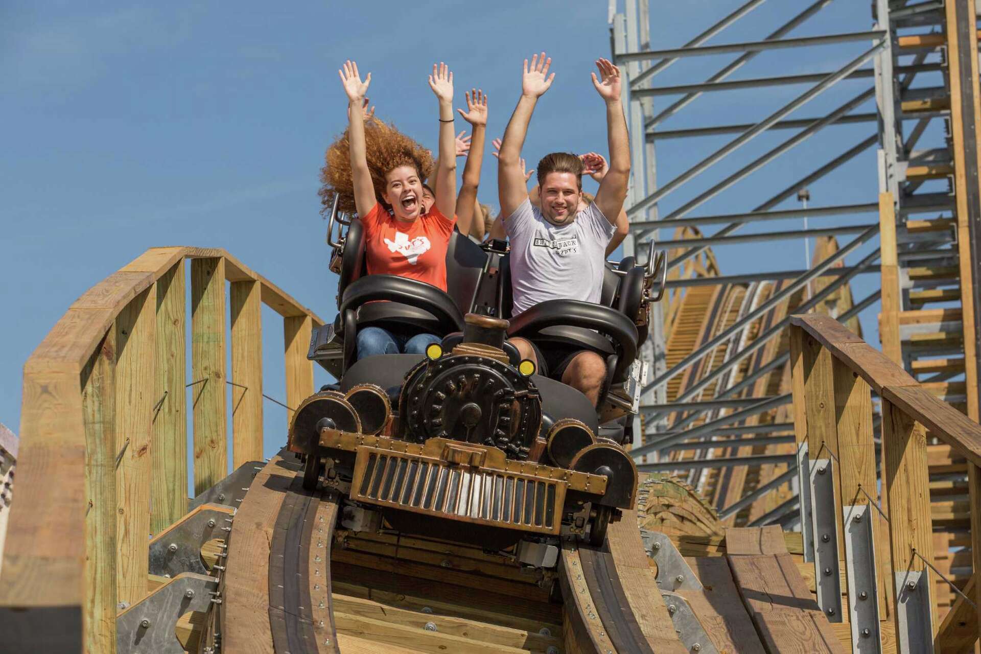 New Texas roller coaster puts riders on the fast track