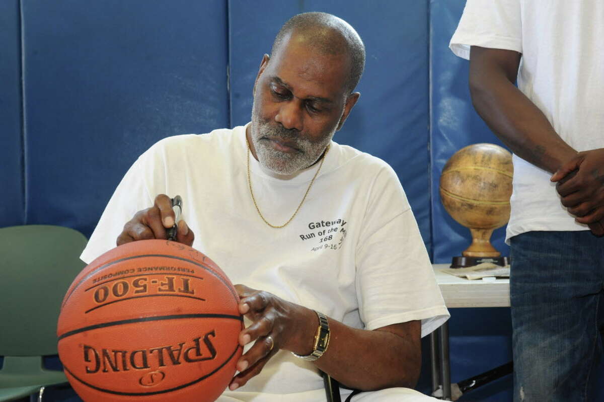 Former Albany star, exKnick, 'Ticky' Burden dies