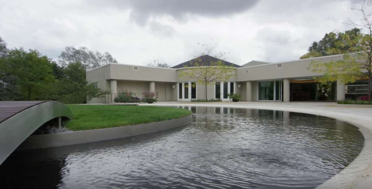 Michael Jordan's impressive 14.8 million home includes a 'Jumpman' gym