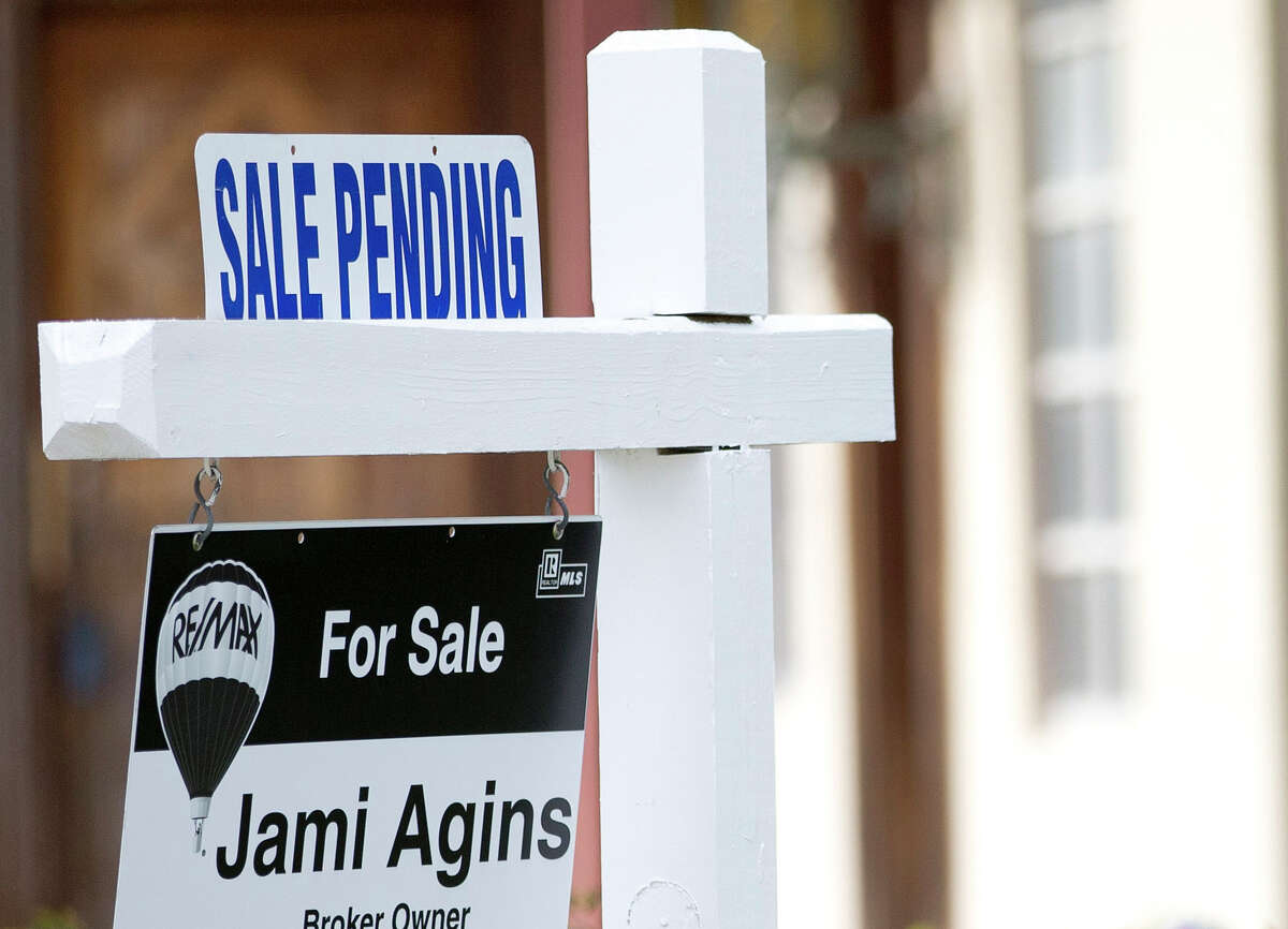 The National Association of Realtors said its seasonally adjusted pending home sales index dropped 2.3 percent to 106.8 last month.