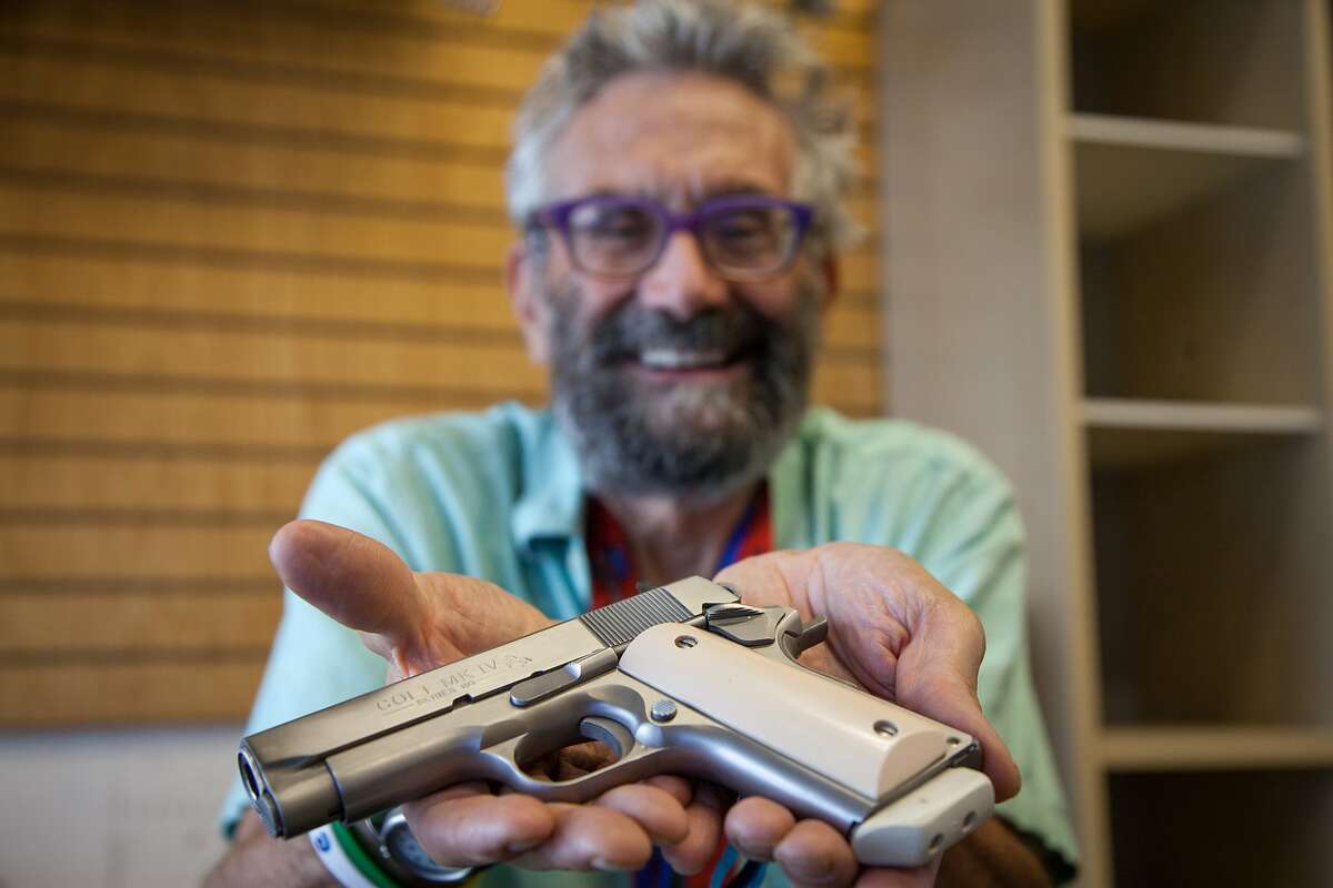 San Francisco’s last gun shop gives up the fight