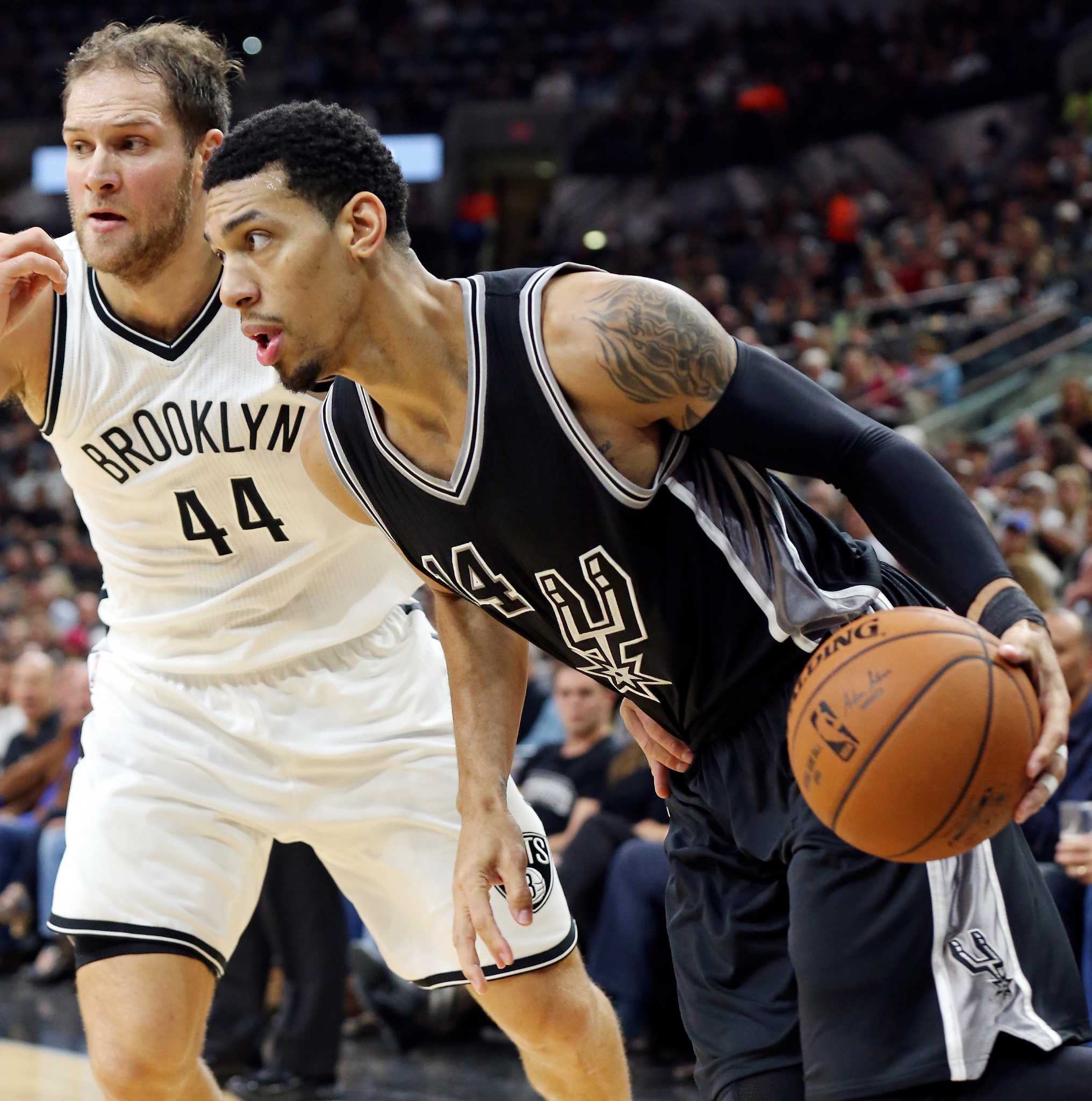 Spurs sign veteran guard Andre Miller for remainder of season