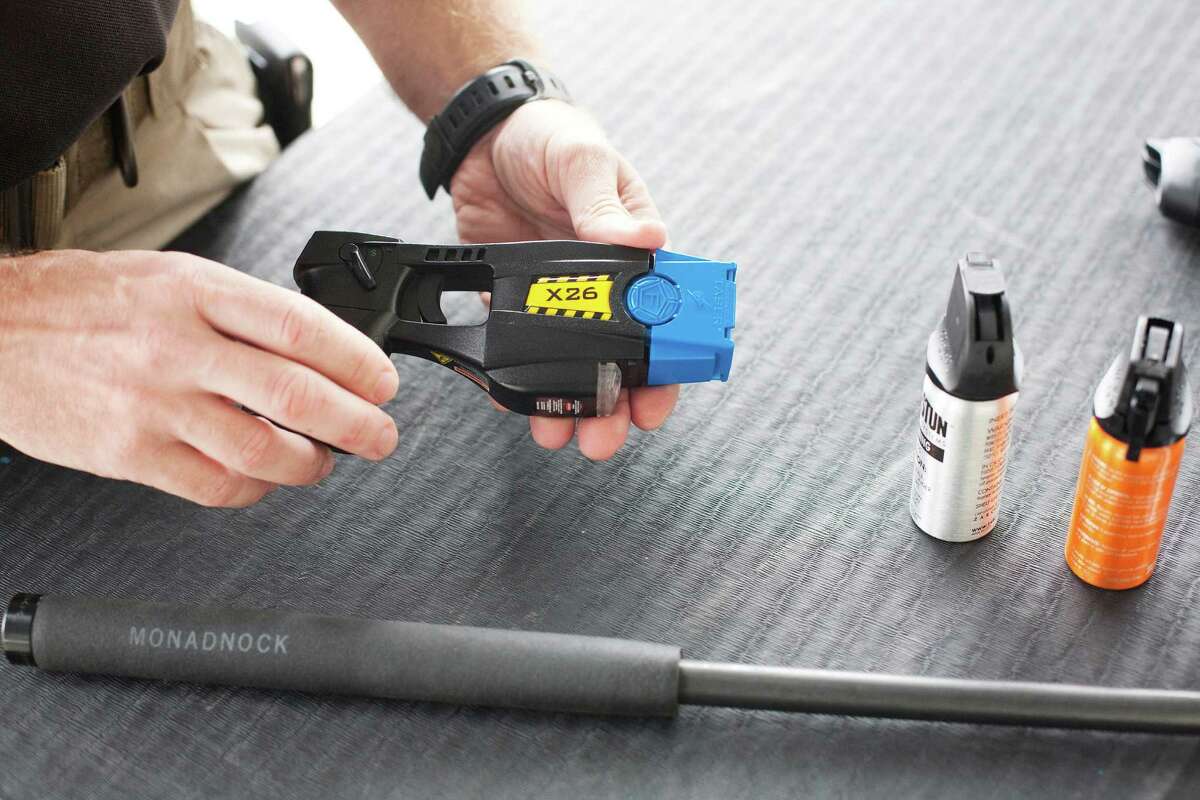 Houston police, other law enforcement endangered by weaker Tasers ...