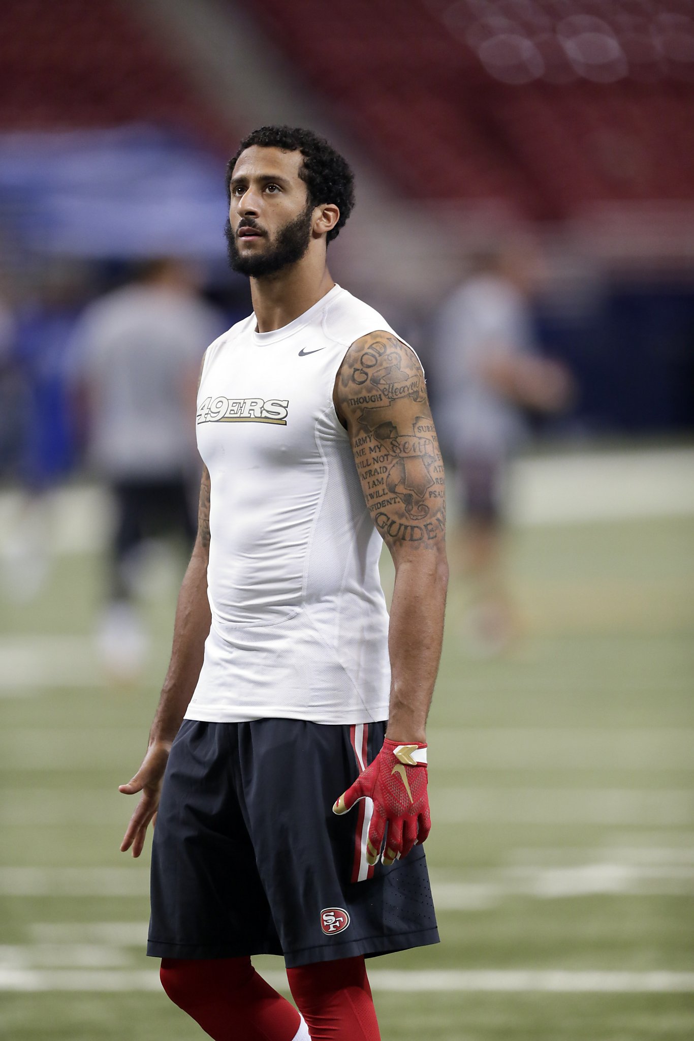 San Francisco, California, USA. 18th Oct, 2012. San Francisco 49ers  quarterback Colin Kaepernick (7) attempts to make touchdown run on Thursday  at Candlestick Park in San Francisco, CA. The 49ers defeated the