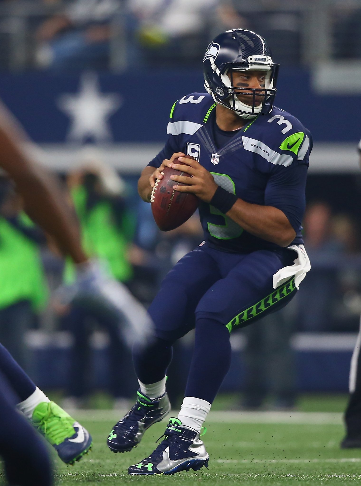 Wilson, Seahawks back to .500 after 13-12 win over Cowboys