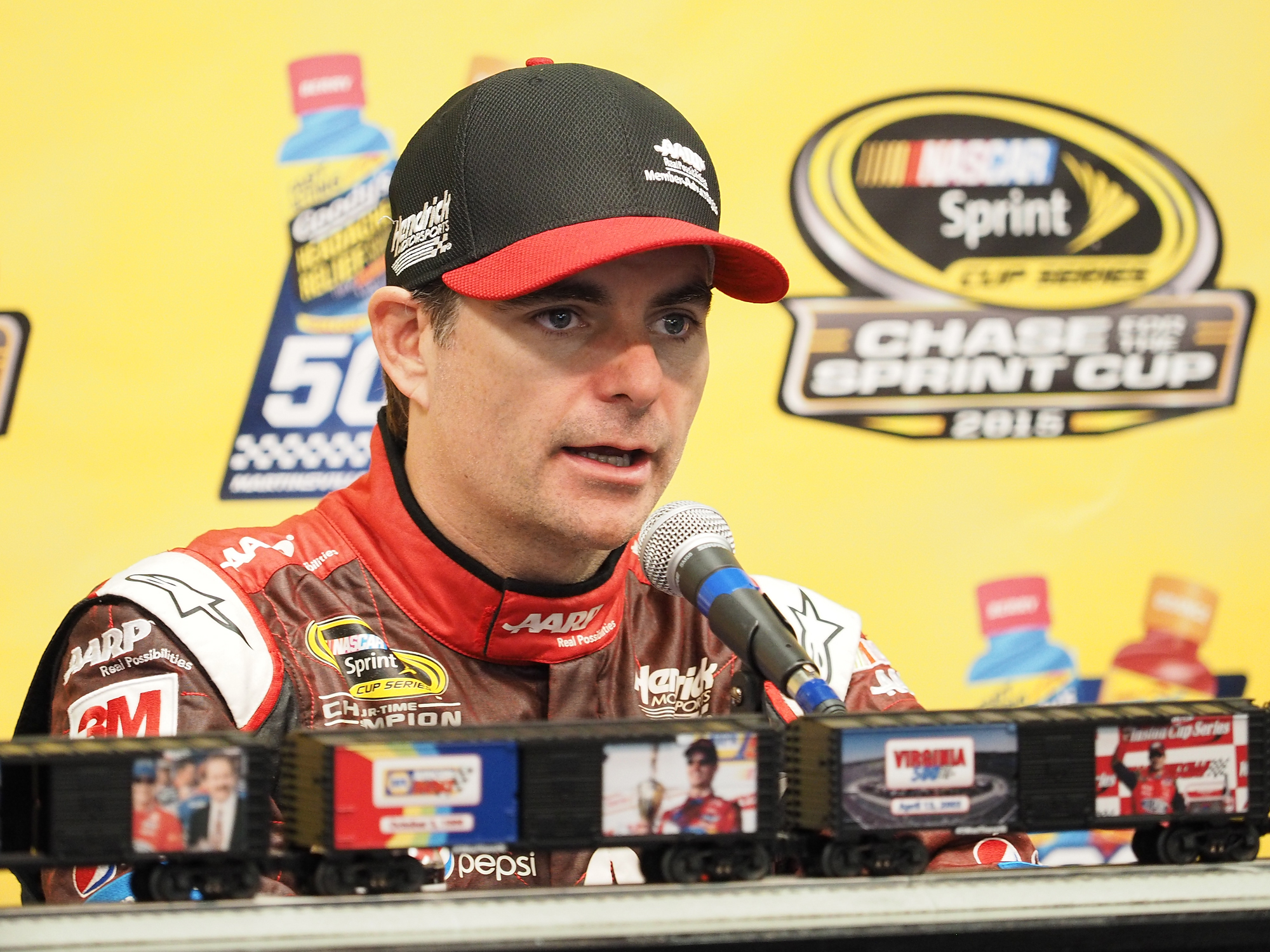 Around sports: Martinsville victory puts Gordon in Sprint Cup final