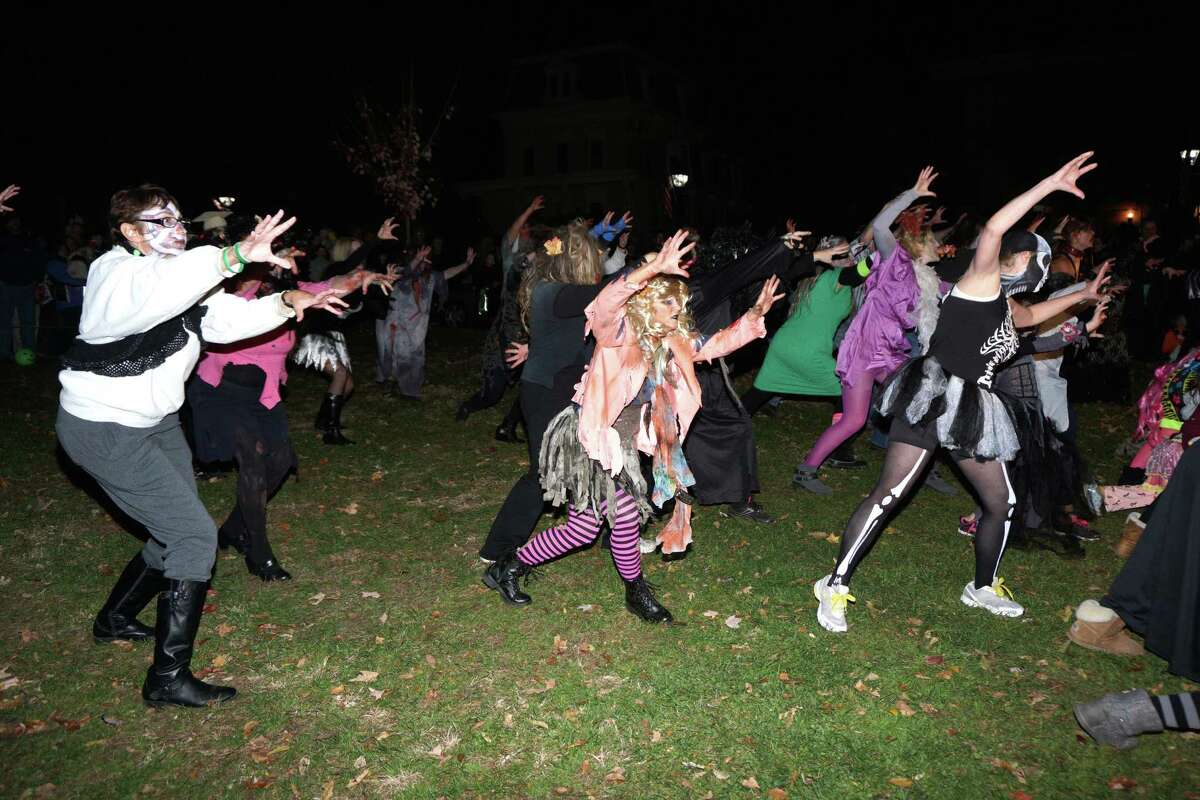 Zombie flash mob spooks New Milford trunkortreat event