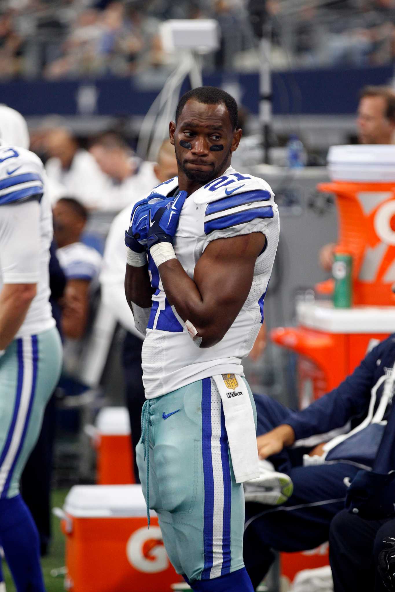 Dallas Cowboys running back Joseph Randle arrested for stealing underwear,  cologne