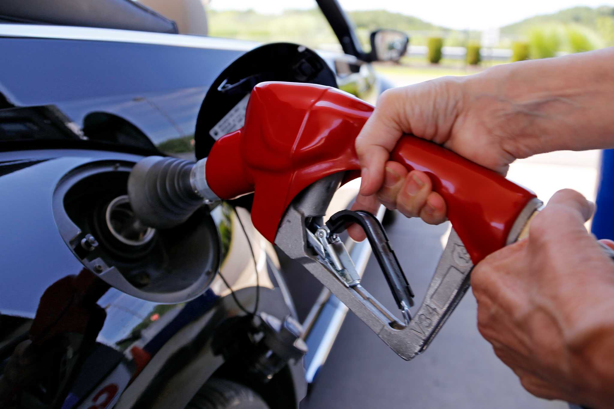 Cheap oil produces a boon for drivers and refiners