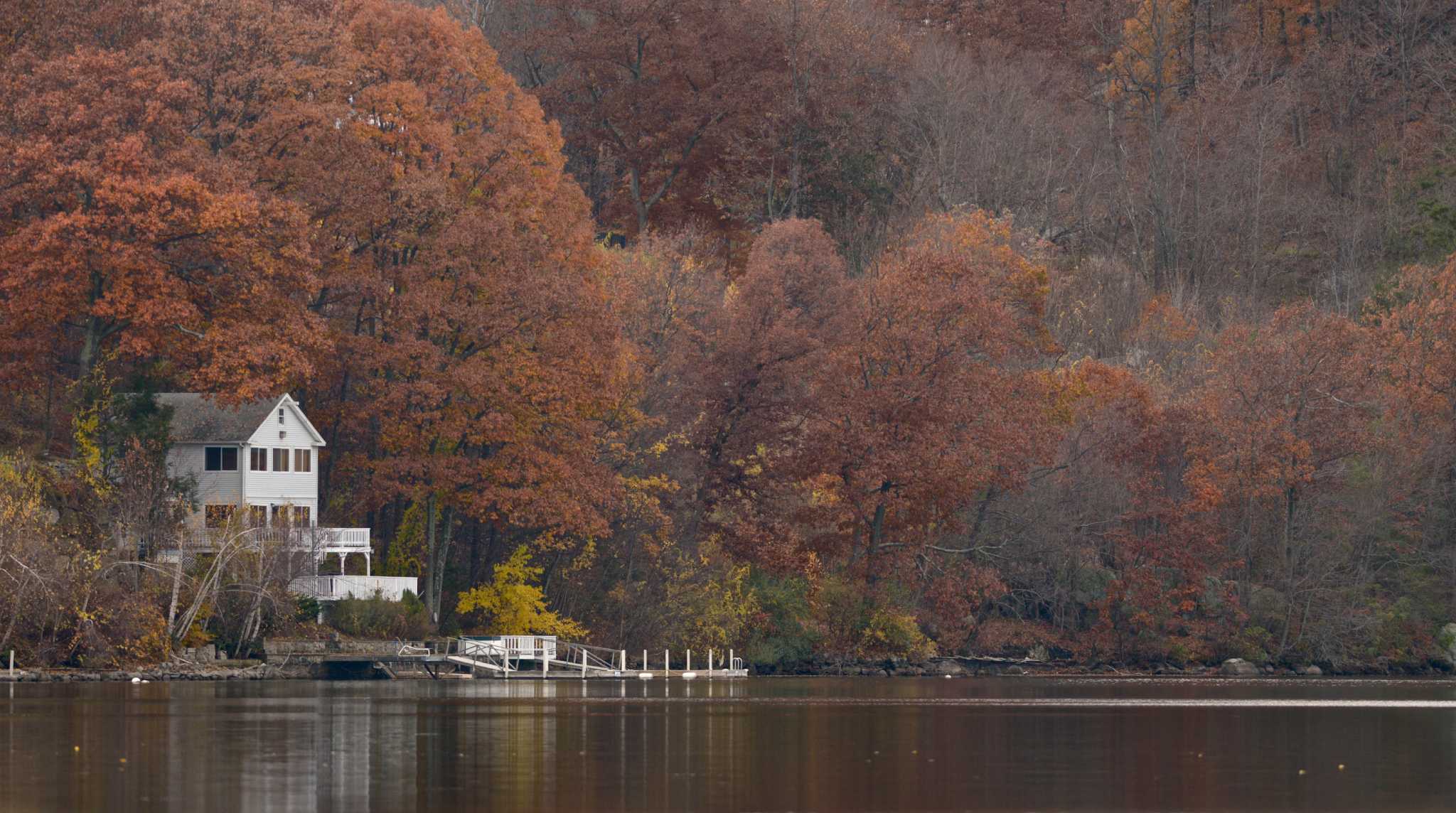 Official 1 hurt in Candlewood Lake boating accident in Danbury