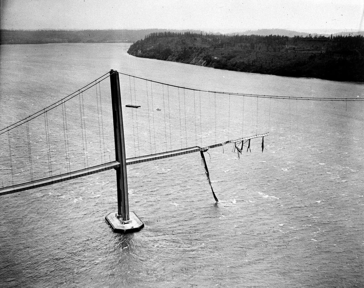 Мост в сша разрушение. Такомский мост 1940. Мост Такома Нэрроуз 1940. Такомский мост резонанс. Крушение Такомского моста США 1940.