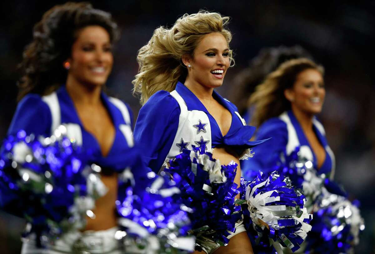 Photos: Dallas Cowboys Cheerleaders perform