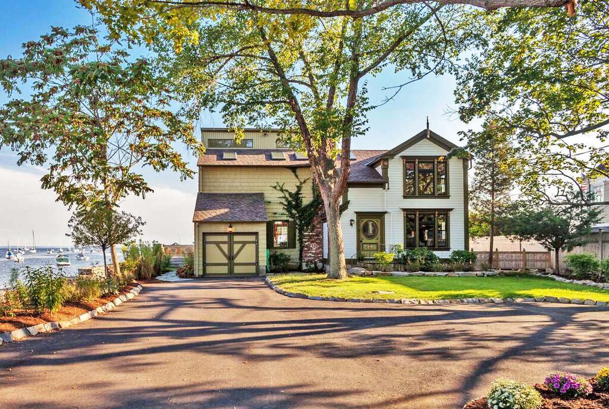 Real estate At home in a panorama