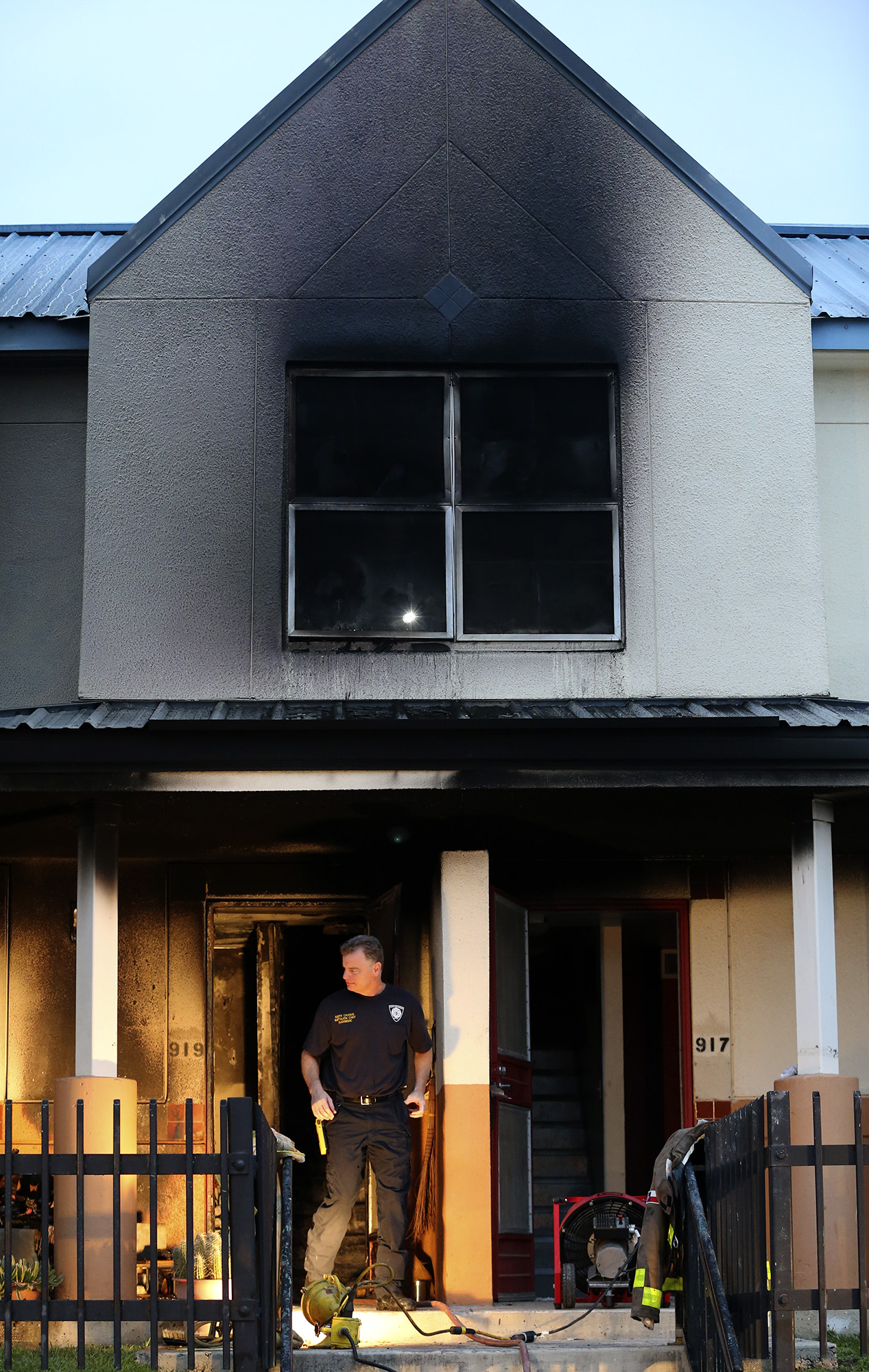 Candles likely to blame for West Side apartment fire that displaced 4 ...