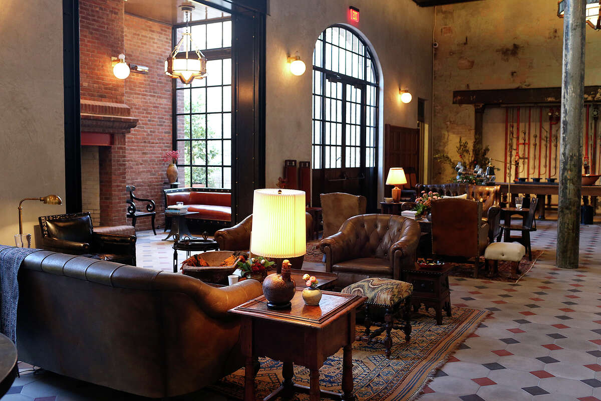 A view of the lobby of Hotel Emma.